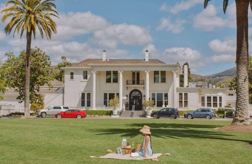 Napa Condo | Relaxing Napa Valley Retreat with Pool Near Wineries