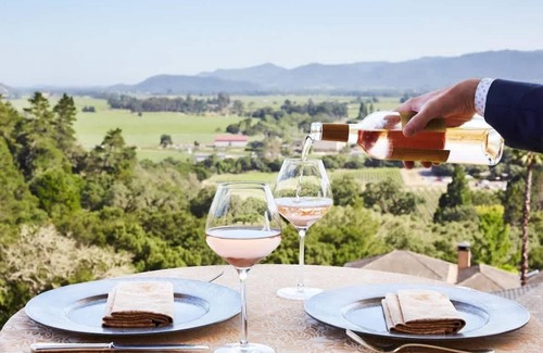 Napa Condo | Relaxing Napa Valley Retreat with Pool Near Wineries