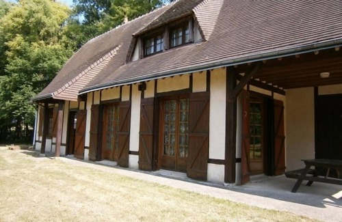 Authon-du-Perche Cottage | Pet-Friendly Gite Authon-du-Perche with Spa & Breakfast