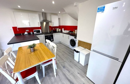 Headington House | Modern 2BR Detached House in Central Headington