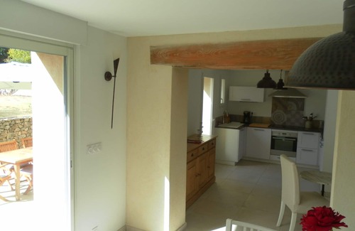 Lurs House | Idyllic Cottage Retreat in Lurs with Lake Views & Pool