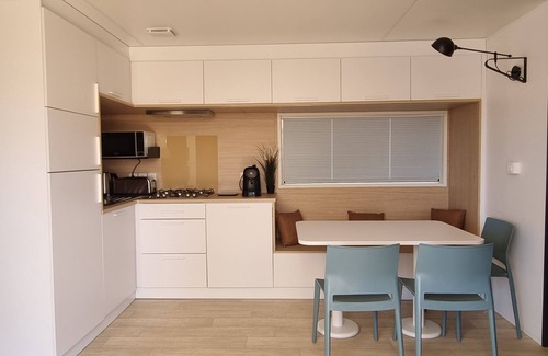 Rocbaron House | Cozy Mobile Home with Pool, Spa & Pet-Friendly Amenities