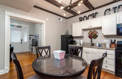 Downtown Little Rock Apartment | Stylish Downtown Apartment Near Attractions in Little Rock