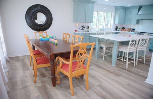 Northport House | Charming, newly remodeled, 4-bedroom lake front house with WiFi in Northport