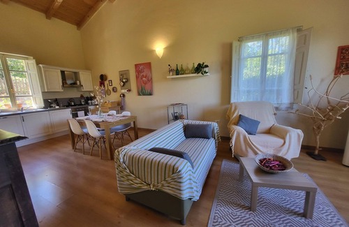 Camporgiano Villa | Beautiful Renovated Cottage with Private Pool & Great Views