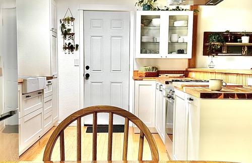 Mount Vernon House | Newly Updated 3 BR Home in Mount Vernon - Guest Rated 10/10