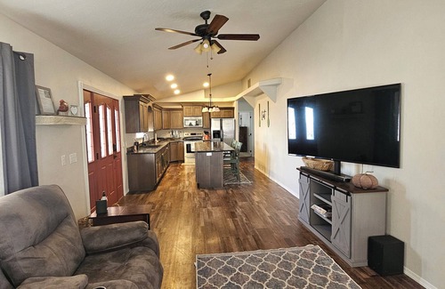 Idaho County House | Charming Northern Idaho Getaway. A 4-bedroom house in Kamiah with AC and WiFi.