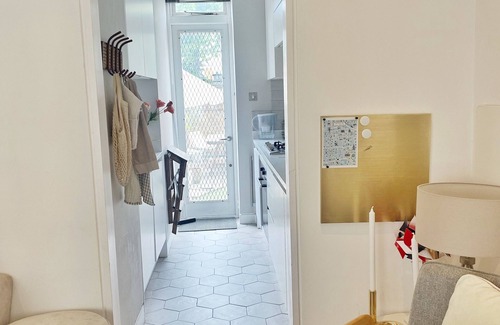 Holland Park Apartment | Inviting Notting Hill 2 Storey Flat with Private Entrance