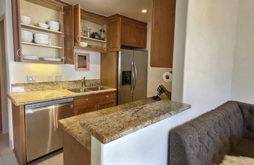Ocean Beach Condo | Oceanfront OB Beach Condo with Amazing 10/10 Guest Rating