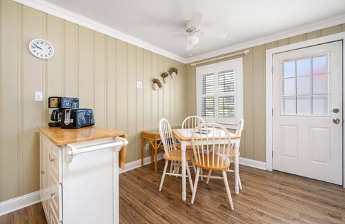 Midtown Ocean City Cottage | Beachside Cottage with Free Linens & Top Guest Rating 10/10