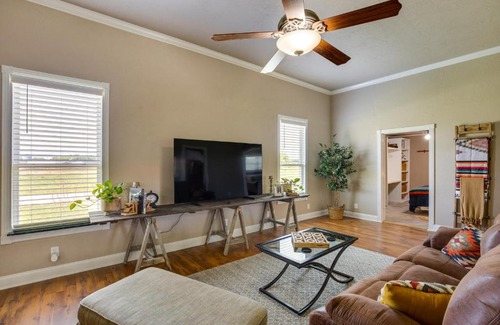 Marietta House | Relaxing Oklahoma Retreat Steps from Beaches and Golf