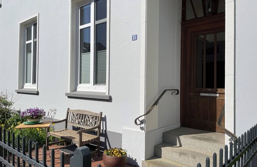 Elsfleth Apartment | Cozy Old-Style Apartment in Seafaring Elsfleth - Rated 9.8
