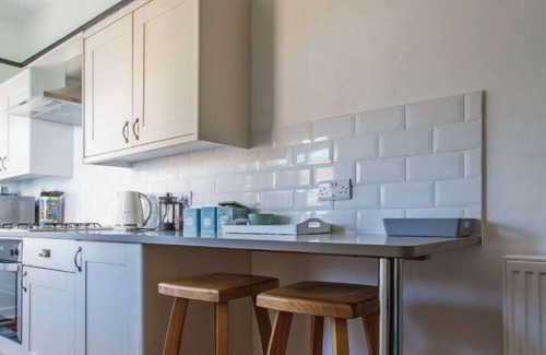 Old Town Hastings House | Cozy Old Town Cottage with Oceanfront and Spa Amenities
