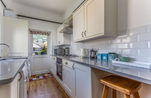 Old Town Hastings House | Cozy Old Town Cottage with Oceanfront and Spa Amenities