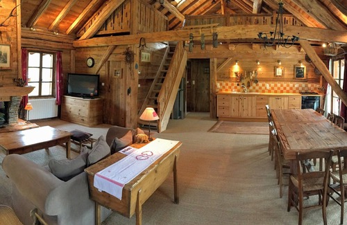 Montaimont Ski Chalet | Cozy Wooden Cottage with Spa & Child-Friendly Amenities