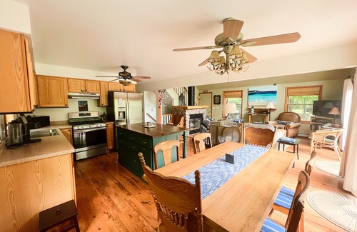Omena Ski Chalet | Pet-Friendly Omena House: Close to Beach & Pool Access
