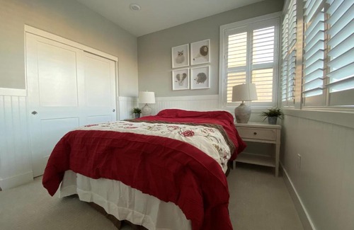 Edenvale House | Top-Rated One Bedroom in Modern Suburban Retreat