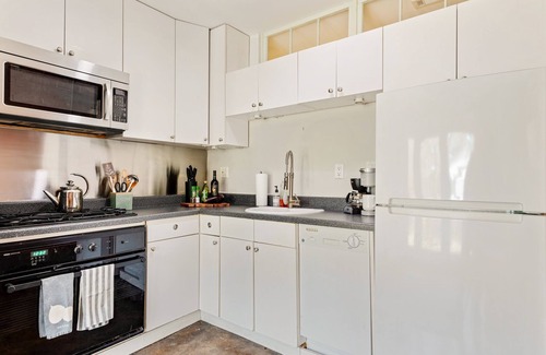 Zilker House | Modern One Bedroom Near Zilker, Rated 9.8/10 & Pet Friendly