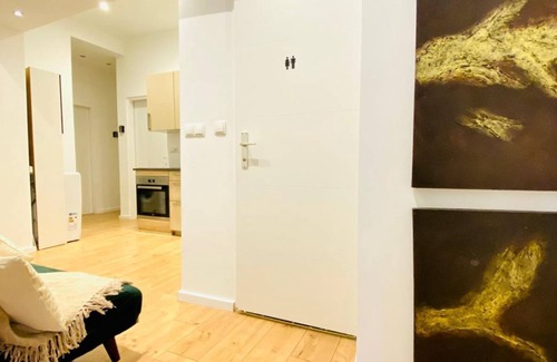 Ottakring Apartment | Charming Ottakring Room with Incredible City Views