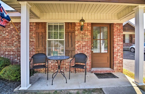 Oxford Cottage | Inviting Oxford Home with Kitchen, Steps from Ole Miss