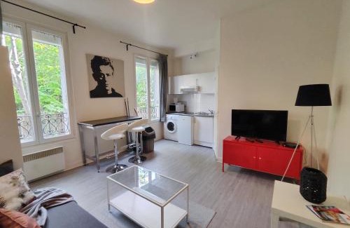 Louis Bertrand-Mirabeau-Semard Apartment | Charming Parisian Studio: Family-Friendly Getaway