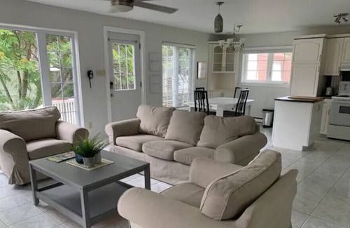 The Bluff Cabin | Charming Parlee Beach Vacation cottage