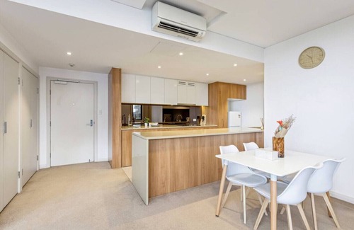 Wentworth Point Apartment | Serene 2BR Apartment in Wentworth Point with Family Amenities