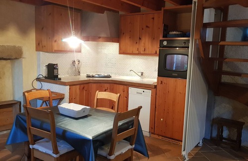Primelin House | Cozy Penty Steps from the Beach with Ocean View Amenities