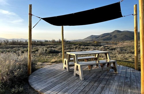 Hot Springs House | Charming Pet-Friendly Bell Tent for Glamping Escapes to Montana