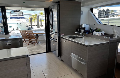 Nassau Boat Rental | Spacious Catamaran Retreat with WiFi and AC on Paradise Island