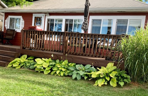 Gladwin Cottage | Waterside Pratt Lake 2BR Cottage - Guest Rated 9.8/10