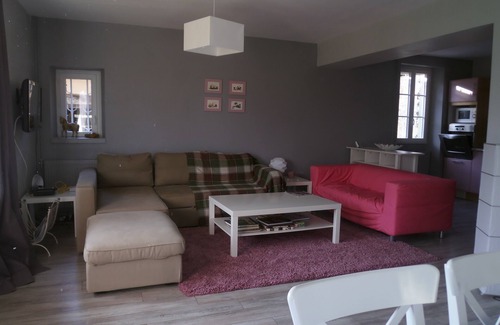 Figeac Villa | Delightful Presbytery Retreat in Figeac with Pool & Kitchen