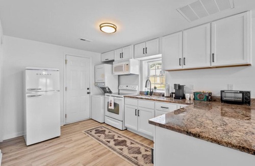 Hopewell House | Private Retreat: Guest Rated 10/10 in Hopewell, VA