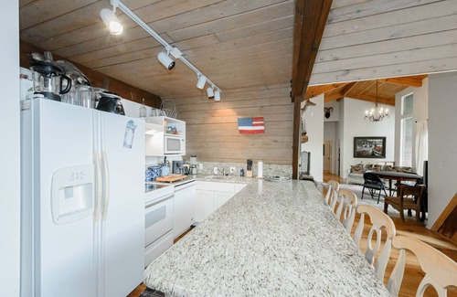 Vinita House | Private Fully Furnished Lake Home with Stunning Views
