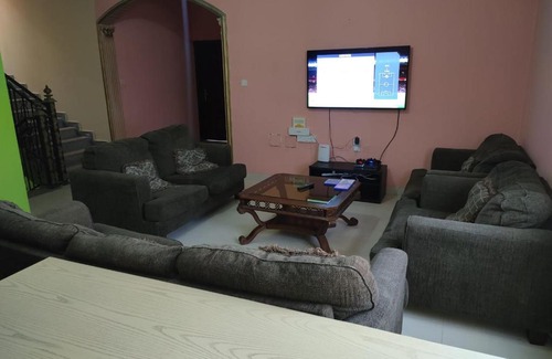 Al Wakrah House | Inviting Private Room with Shared Bath for Your Stay