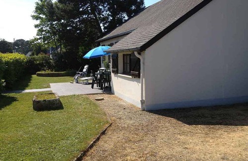 Jullouville-les-Pins House | Relaxing Villa with Garden, Steps from the Ocean