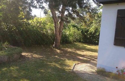Jullouville-les-Pins House | Relaxing Villa with Garden, Steps from the Ocean