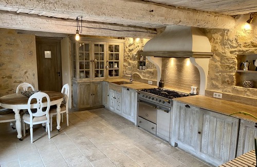 Chateauneuf-Grasse Villa | Idyllic Villa in Medieval Chateauneuf with Pool & Spa