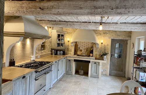 Chateauneuf-Grasse Villa | Idyllic Villa in Medieval Chateauneuf with Pool & Spa