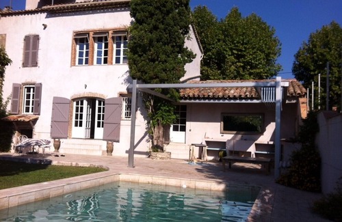 Preconil House | Charming Village Retreat with Private Garden and Pool