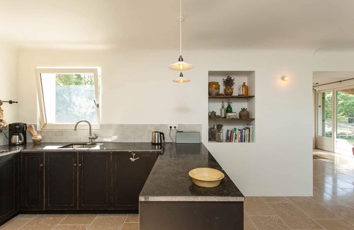 Bonnieux House | Idyllic Hotel with Ocean Views and Top Guest Rating