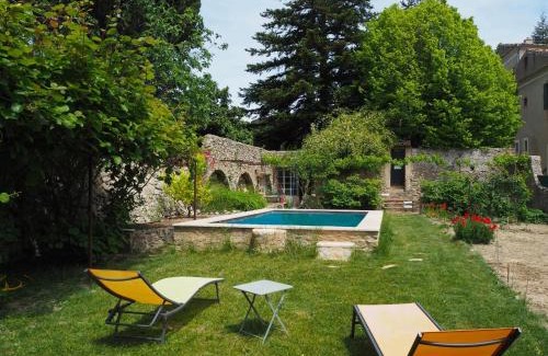 Mollans-sur-Ouveze House | Inviting Provençal Holiday Home with Pool and Garden