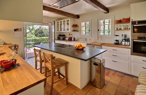 Biot House | Elegant Provencal Villa in Biot with Ocean View & Spa