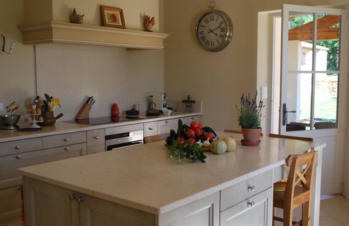 Rognes House | Experience Provence: Oceanfront Stay with Pool & Breakfast