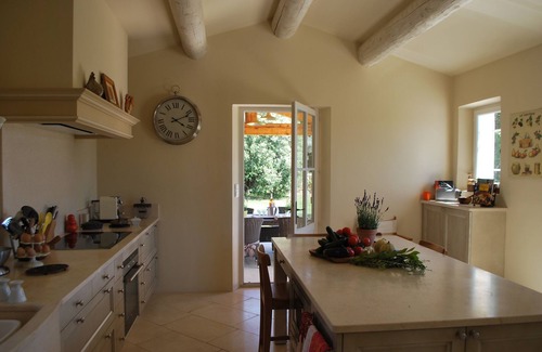 Rognes House | Experience Provence: Oceanfront Stay with Pool & Breakfast