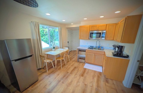Kamuela Apartment | Charming Puako ocean and sunset view retreat, w/d, expansive deck