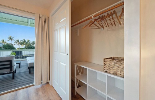 Kamuela Apartment | Charming Puako ocean and sunset view retreat, w/d, expansive deck