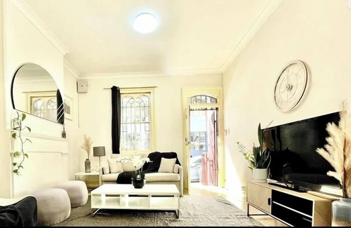 Surry Hills House | Charming, quiet 2.5 bedroom Victorian terrace in the heart of Surry Hills