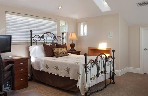 Lake Forest House | Charming, quiet, elegant, luxury lake front, Newport Beach, Laguna Beach