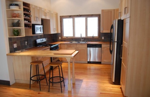Livingston Manor House | Tranquil Country House with Pet-Friendly Amenities